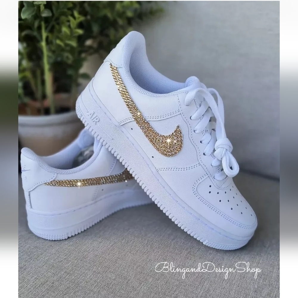 Women's Nike Air Force 1 07 White Sneakers made with Swarovski Crystals - Picture 2 of 8